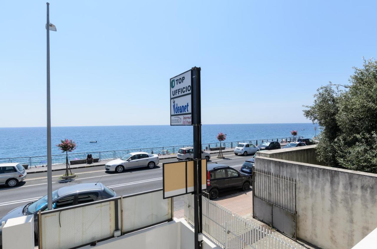 סנטה תרזה די ריבה Marina D'Agro Residence מראה חיצוני תמונה